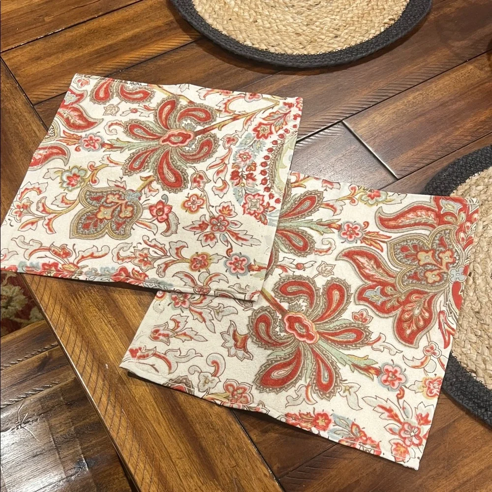 Pottery Barn Floral wash cloths NWOT set of 2